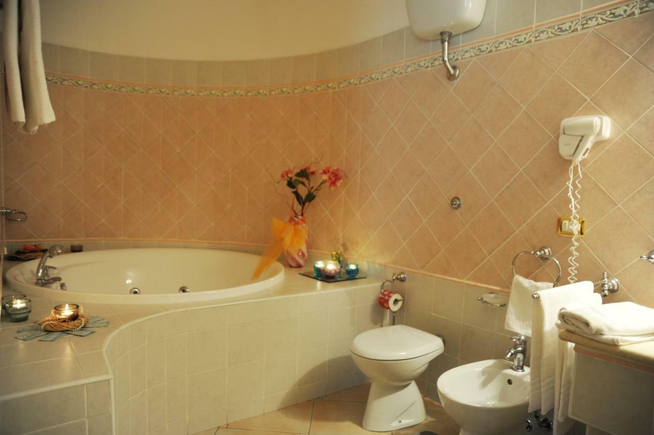 Hotel Villa Santa Maria فيلابيانا المظهر الخارجي الصورة